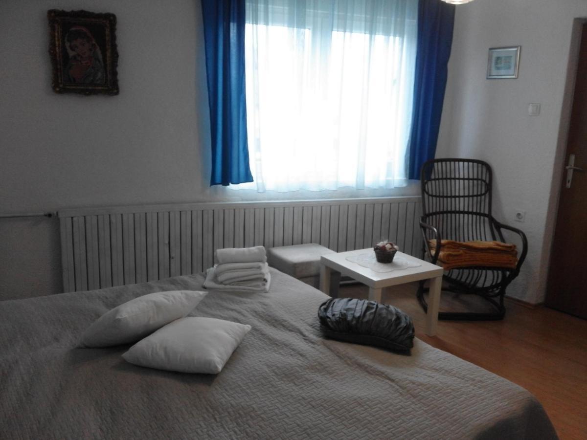 Sobe Za Nocenje Gospic Hotel ภายนอก รูปภาพ